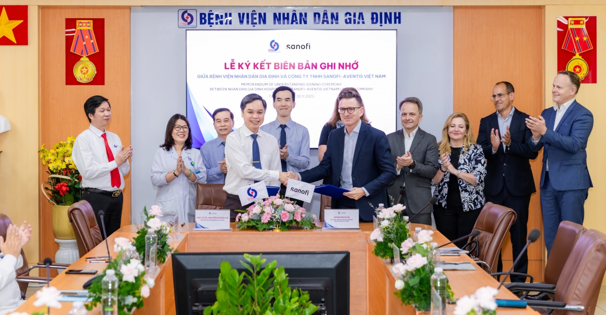 Bệnh viện nhân dân Gia Định và Sanofi-Aventis Việt Nam ký kết Biên bản ghi nhớ.