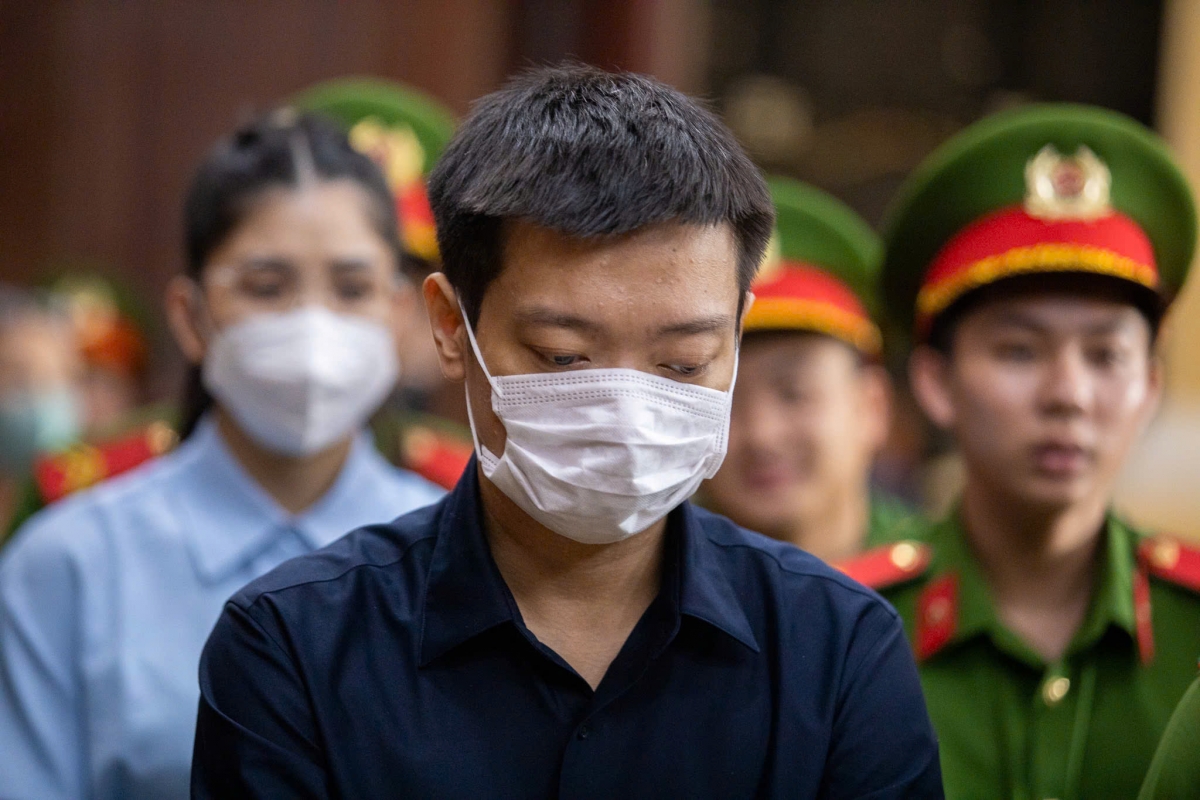 Bị cáo Lê Tuấn Linh, Giám đốc Công ty Chị Em Rọt bị tuyên 3 năm 3 tháng tù - mức án cao nhất trong vụ án.