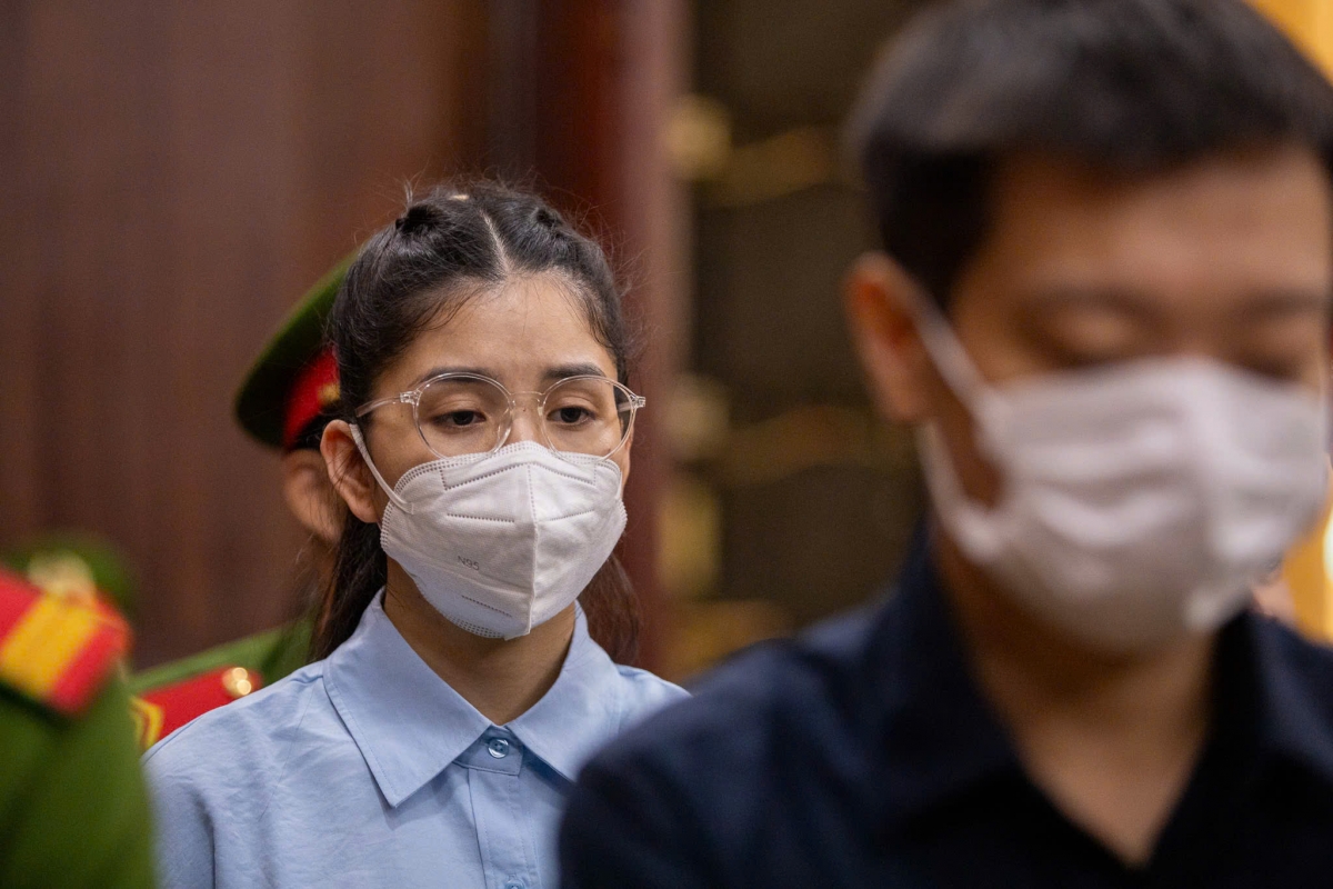 Bị cáo Nguyễn Thị Thái Hằng, tức Hằng Du Mục bị tuyên 2 năm tù.