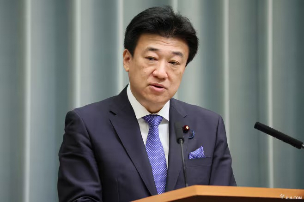 Bộ trưởng Kihara tại họp báo (ảnh Jiji Press)