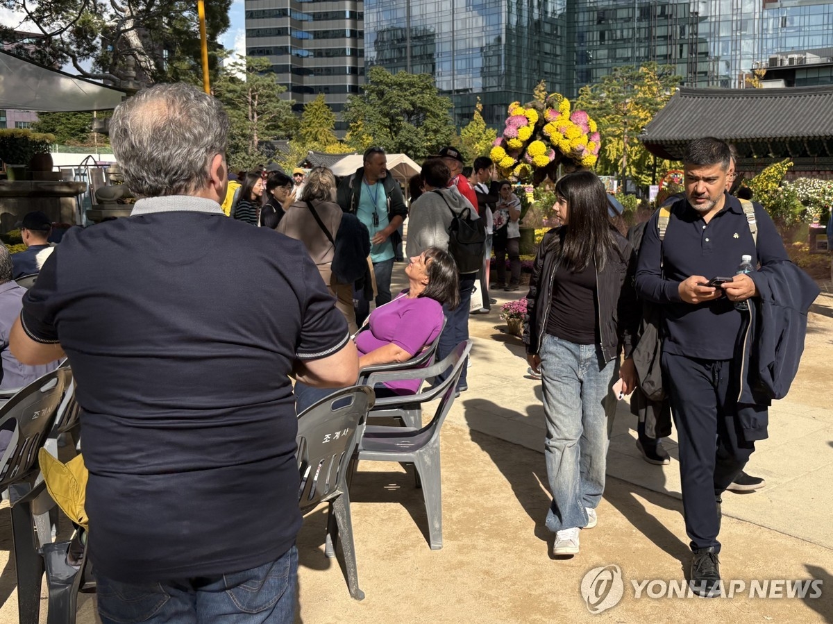 Các điểm du lịch của Hàn Quốc luôn tấp nập du khách nước ngoài (ảnh Yonhap News)