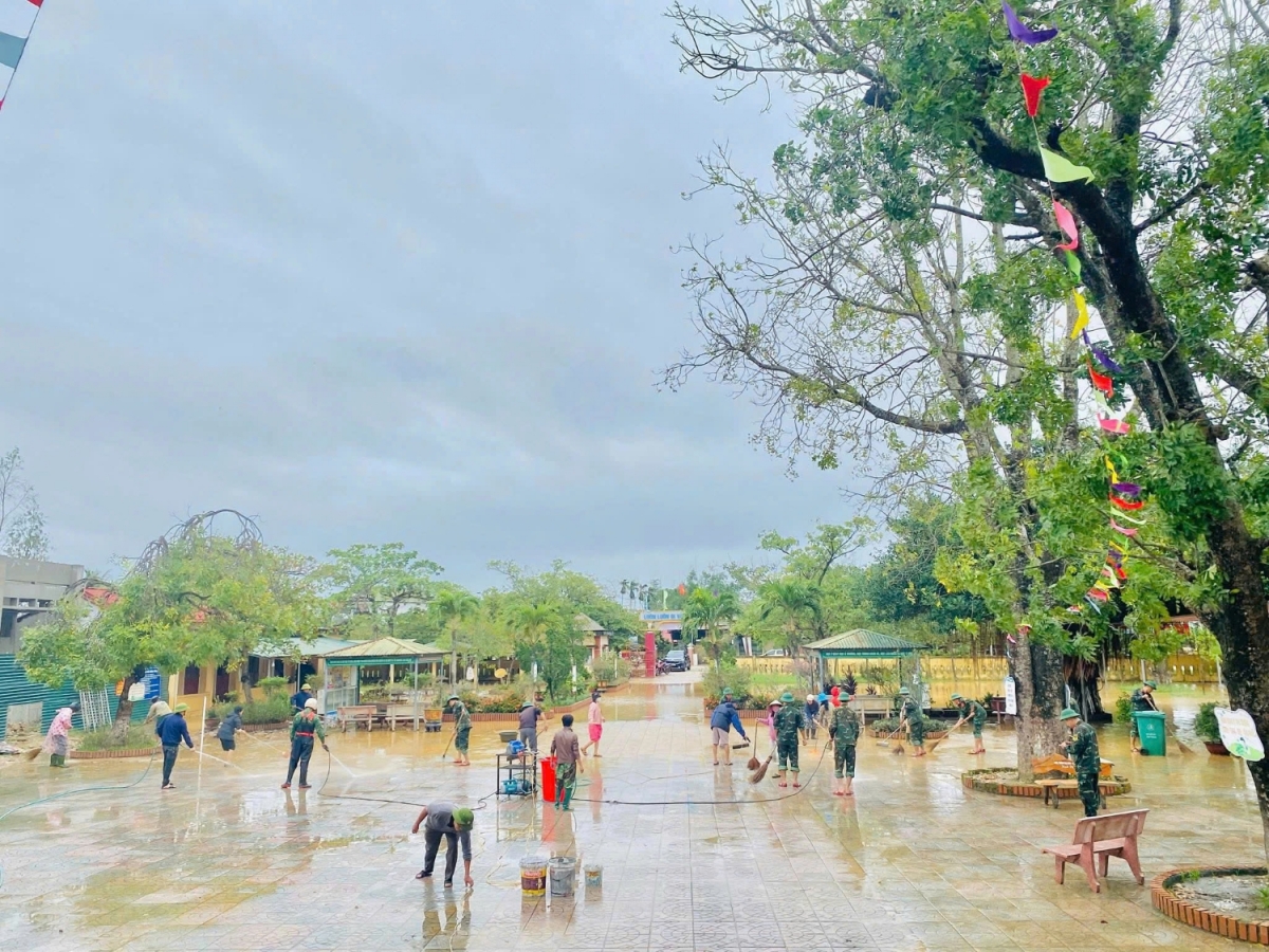 Các trường học tổng vệ sinh sau lũ chuẩn bị đón học sinh trở lại học tập