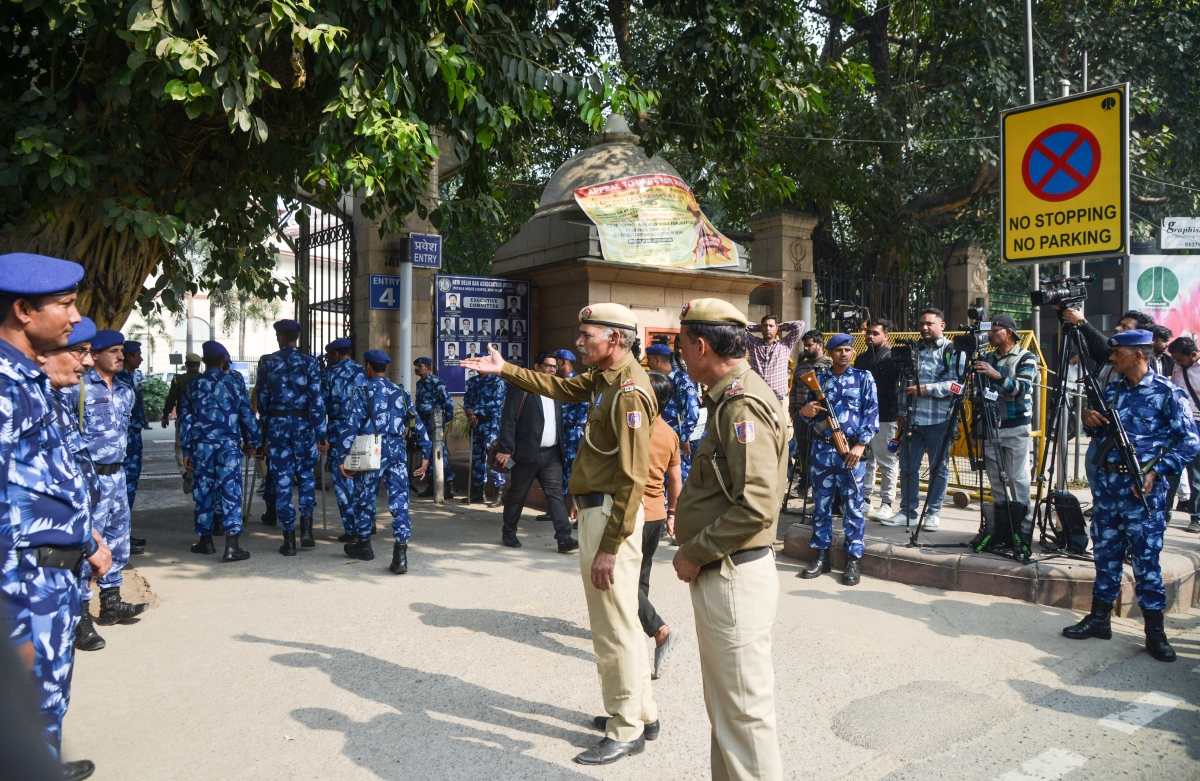 Cảnh sát Thủ đô New Delhi, Ấn Độ tằng cường an ninh trước các tin nhắn đe dọa đánh bom (Ảnh: ANI)