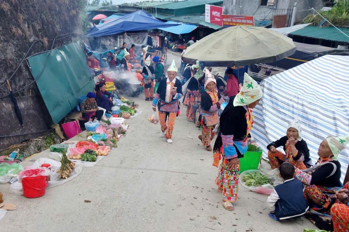Chợ phiên Sì Lở Lầu đang được cấp ủy, chính quyền địa phương xây dựng trở thành “điểm hẹn văn hóa” của vùng biên Lai Châu