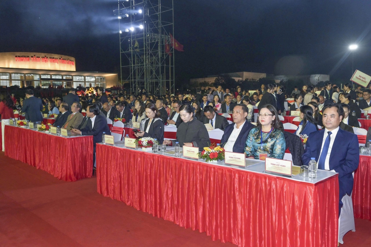 Đại biểu tham dự Lễ Khai mạc