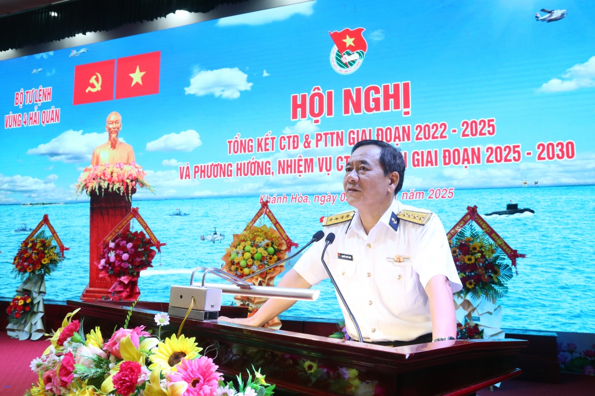 dai_ta_nguyen_huu_minh_uy_vien_ban_thuong_vu_dang_uy_pho_chinh_uy_vung_du_va_chi_dao_hoi_nghi.jpg