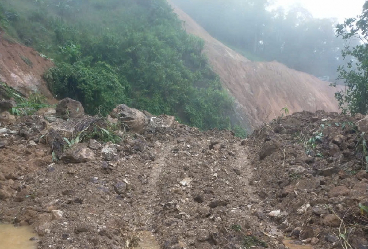 Điểm sạt lở mới trên đường Hồ Chí Minh