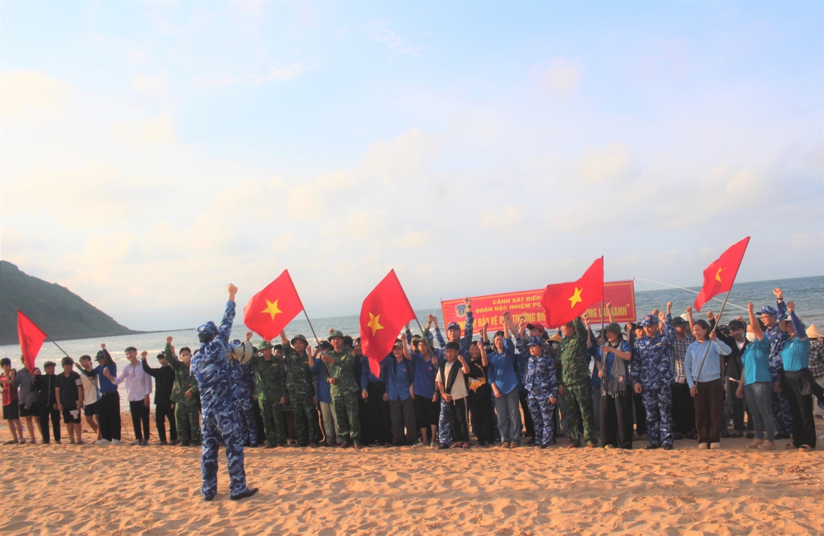 Duy trì thực hiện Chương trình chung tay bảo vệ môi trường biển