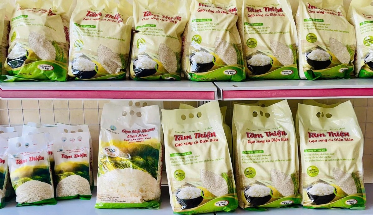 Nhiều sản phẩm gạo nếp nương của các Hợp tác xã trên tỉnh Điện Biên đạt chuẩn OCOP 3 sao, được người tiêu dùng đánh giá cao.