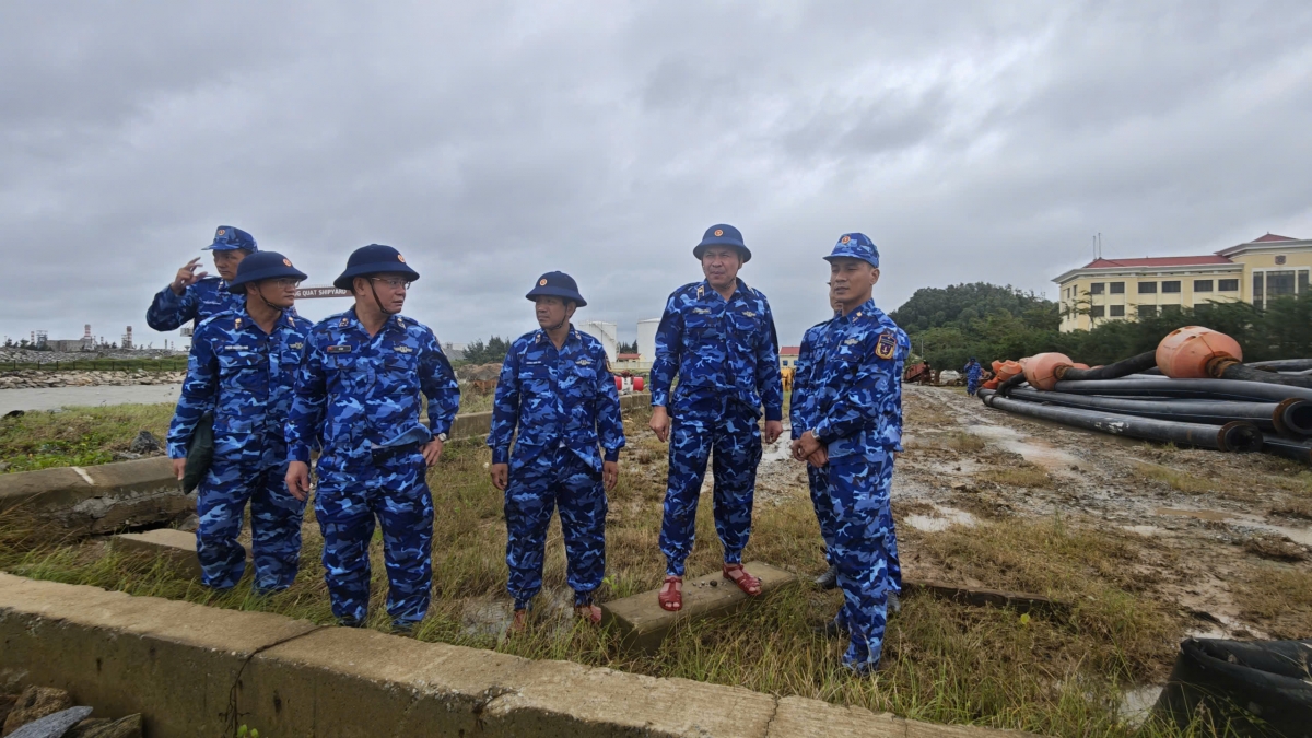 Kiểm tra doanh trại Hải đội 23