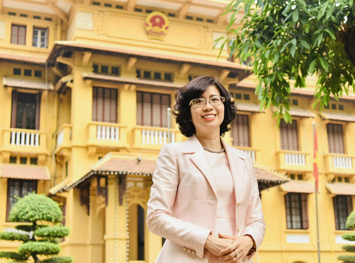 Bà Lê Thị Hồng Vân, Cục trưởng Cục Ngoại vụ và Ngoại giao văn hoá ,Bộ Ngoại giao