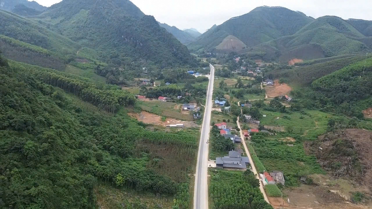 Giao thông được đầu tư kết hợp với các cụm công nghiệp đặt tại vùng nguyên liệu sẽ tạo động lực quan trọng giúp các địa phương trung du, miền núi phát triển kinh tế bền vững