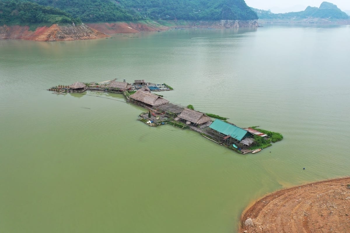 Tận dụng thế mạnh của địa phương , bà con Phú Thọ phát triển nghề nuôi cá lồng