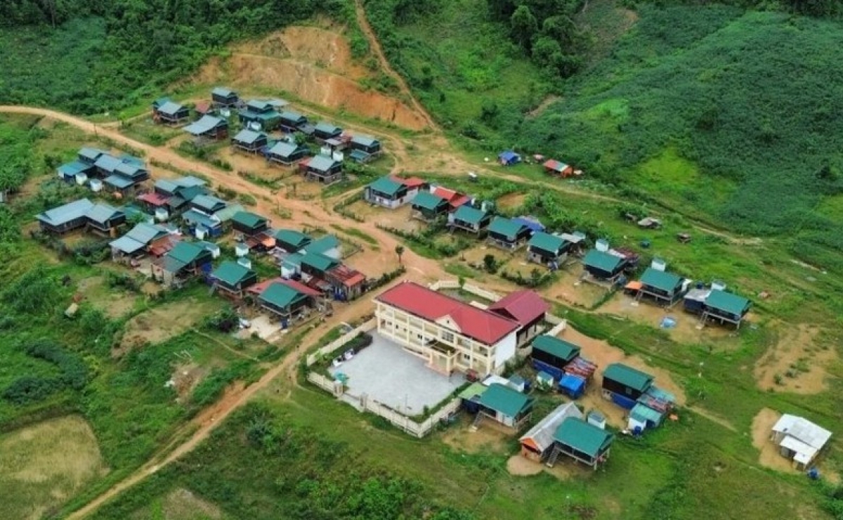 Trước 31/1/2026, hoàn thành xây mới, tái định cư cho những hộ có nhà bị lũ cuốn trôi, sập đổ hoàn toàn. Ảnh Chinhphu.vn