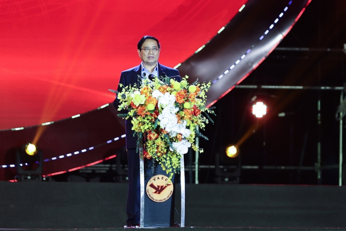 Thủ tướng Phạm Minh Chính dự Lễ khai mạc tuần "Đại đoàn kết các dân tộc-Di sản văn hóa Việt Nam" năm 2025 và kêu gọi ủng hộ đồng bào miền Trung đang gặp thiên tai.