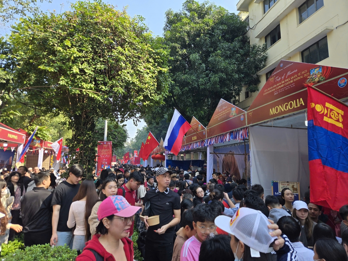 Liên hoan Văn hóa Ẩm thực Quốc tế 2025 thu hút hàng nghìn lượt khách tham quan trải nghiệm