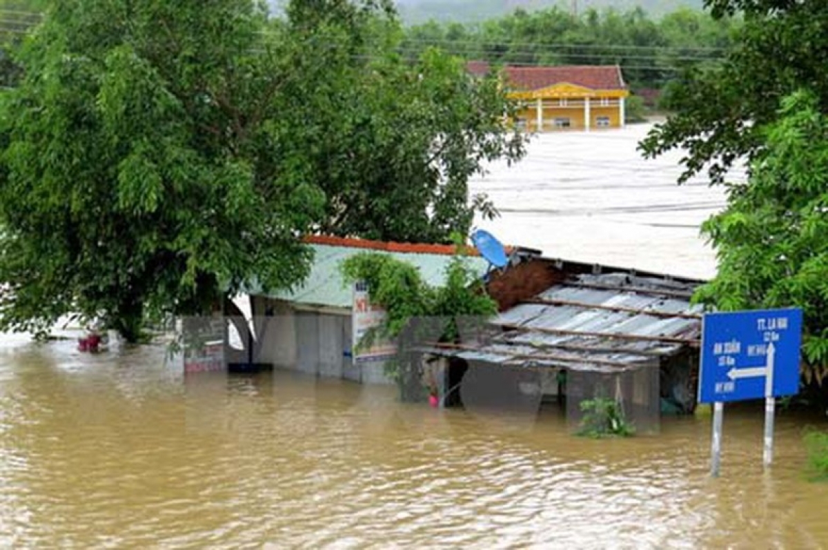 Thời gian qua, bão, mưa lũ sau bão liên tiếp xảy ra gây thiệt hại nặng nề về người và của cho người dân và doanh nghiệp tại một số tỉnh, thành phố