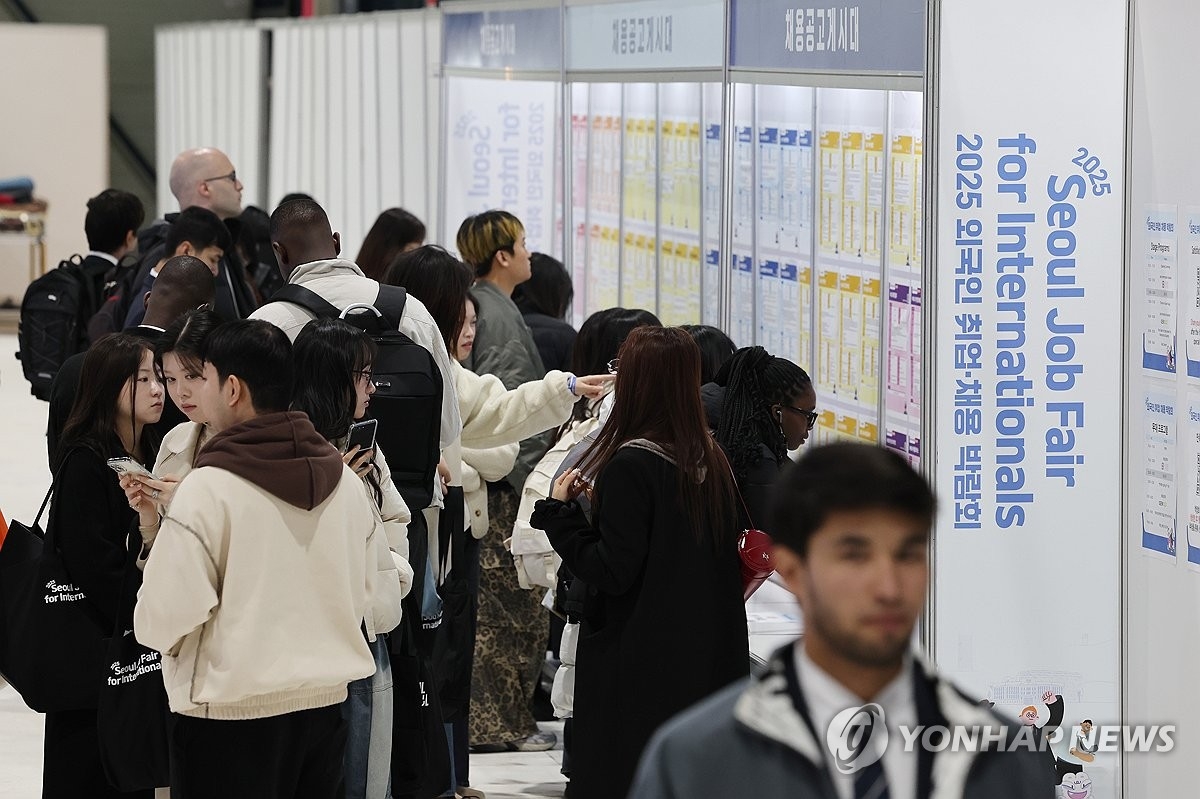 Một hội chợ việc làm dành cho người nước ngoài tại thủ đô Seoul (ảnh Yonhap News)