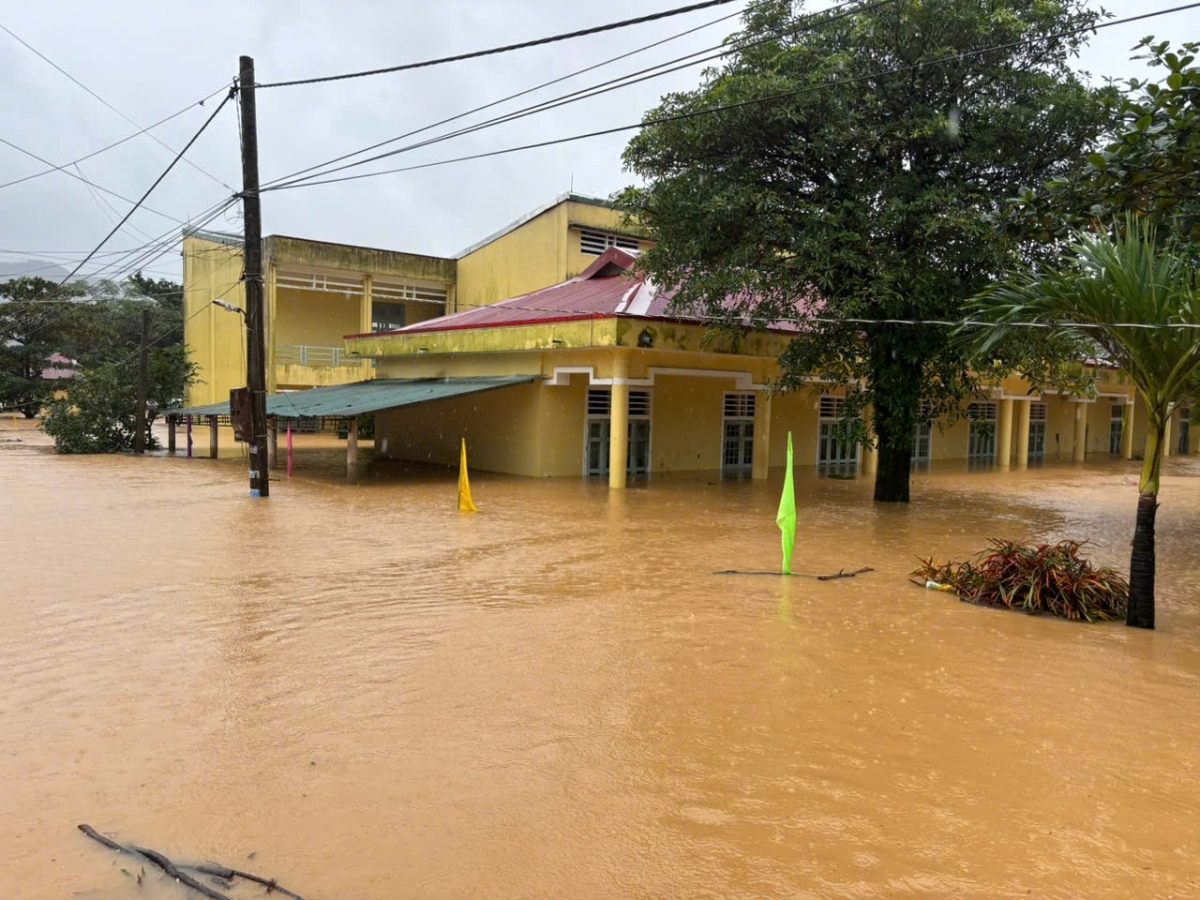 Ngập lụt tại xã Ba Lòng