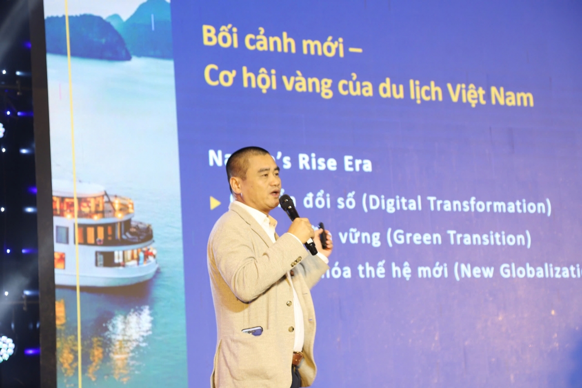 Ông Phạm Hà đóng góp ý kiến với bản tham luận Bối cảnh mới - Cơ hội vàng của Du lịch Việt Nam