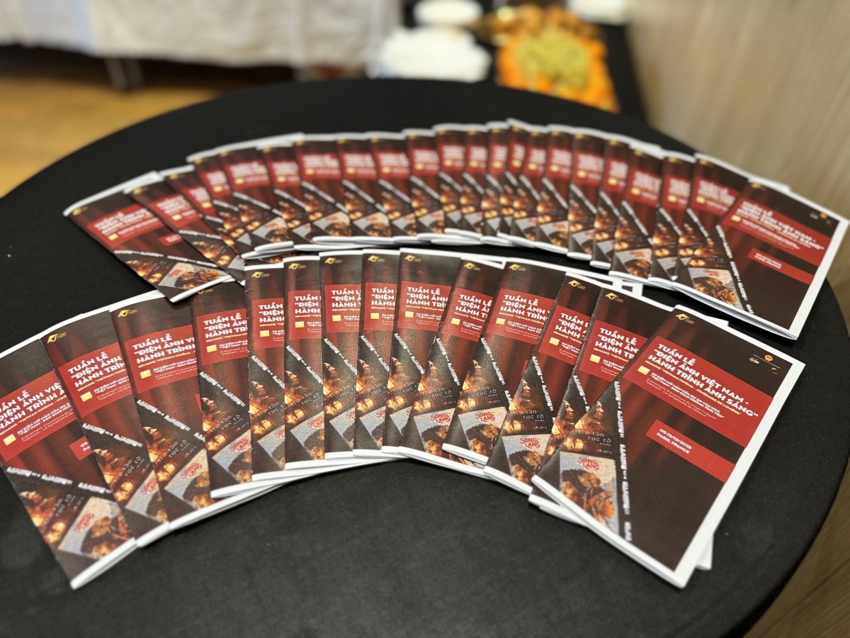 Tài liệu quảng bá về tuần lễ phim Việt Nam tại Pháp - Ảnh: Anh Tuấn/VOV