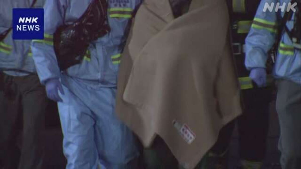 Tất cả 12 hành khách đã được giải cứu an toàn sau khi bị mắc kẹt 9 giờ ở vòng đu quay - Ảnh: NHK