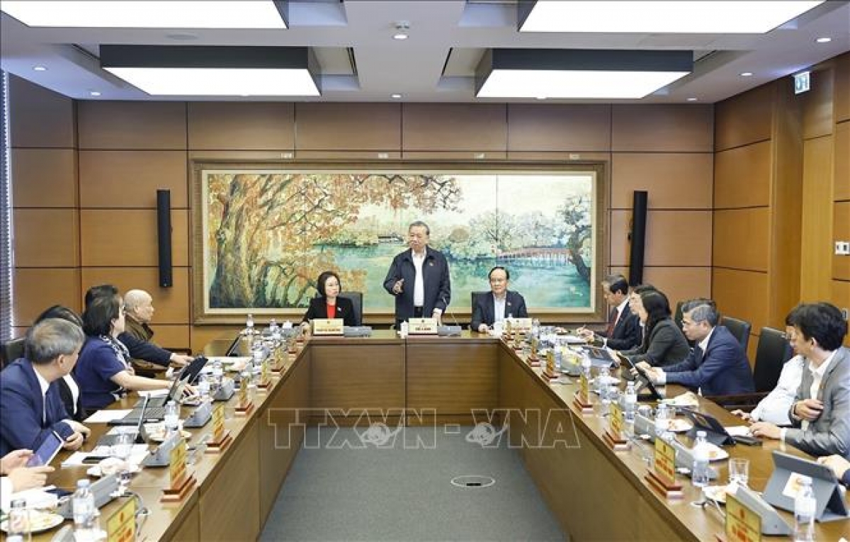 Các đại biểu Quốc hội thảo luận về chủ trương đầu tư 2 Chương trình Mục tiêu quốc gia phát triển giáo dục và y tế giai đoạn 2026 – 2035.