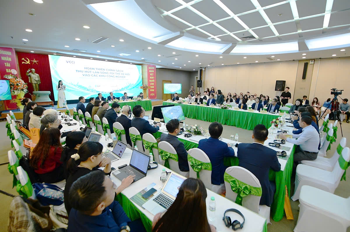 Các đại biểu tại Diễn đàn