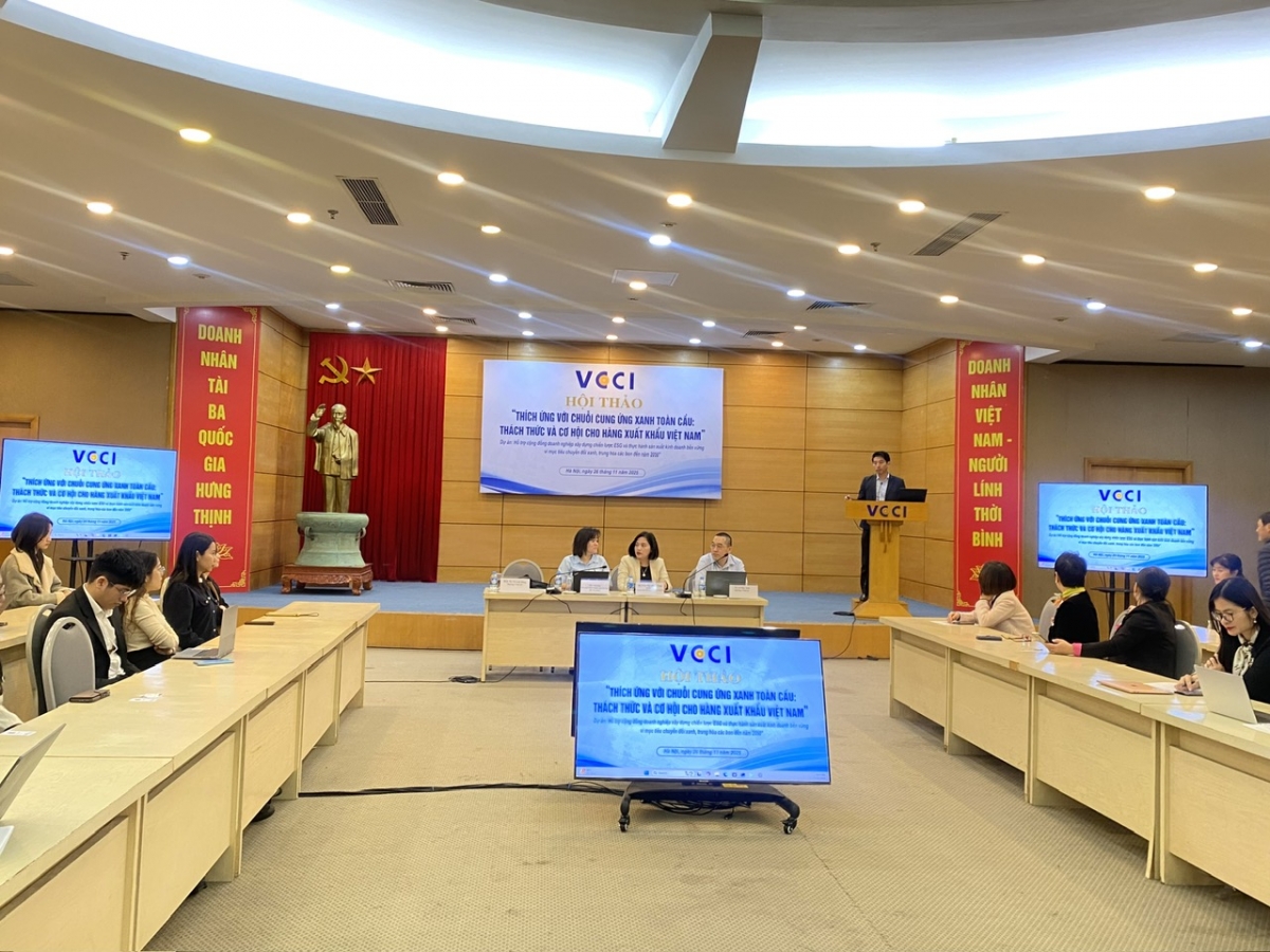 Các đại biểu tham dự hội thảo