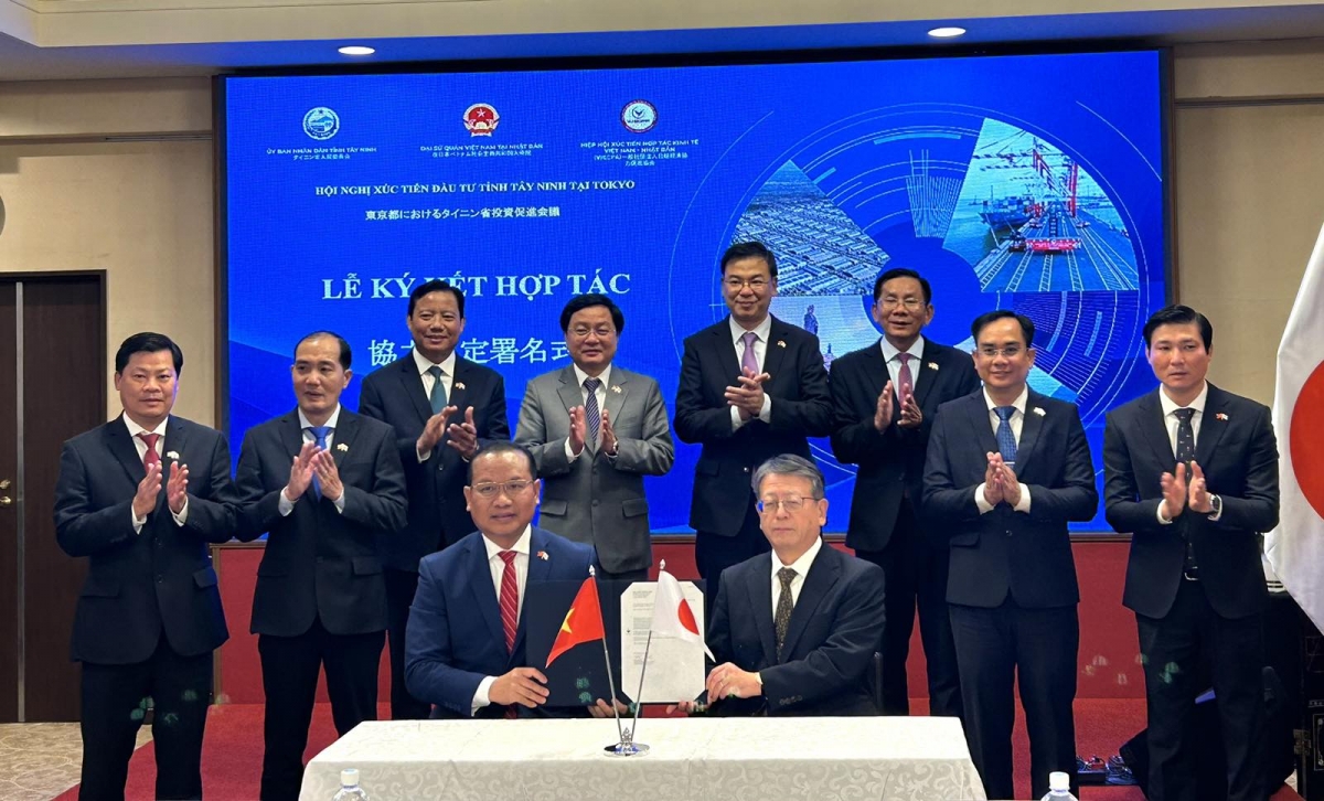 Trao đổi MOU giữa giữa Toyota Long An với tập đoàn Corolla Fukusima về việc mở rộng quy mô vốn đầu tư tại tỉnh Tây Ninh (ảnh VOV Tokyo)