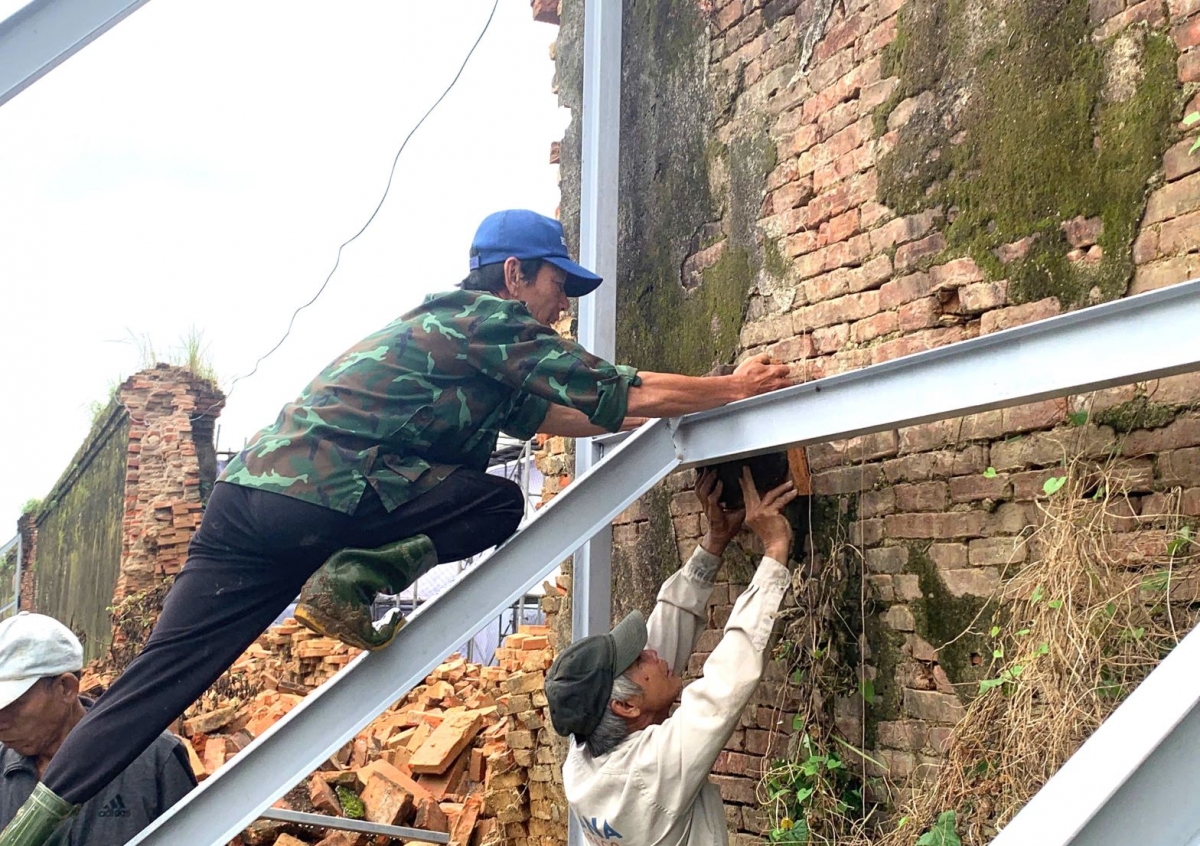 Trung tâm Bảo tồn Di tích Cố đô Huế xử lý tạm thời sau sự cố.