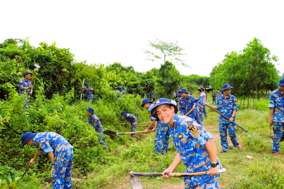 Tuổi trẻ Hải quân hưởng ứng tháng Thanh niên