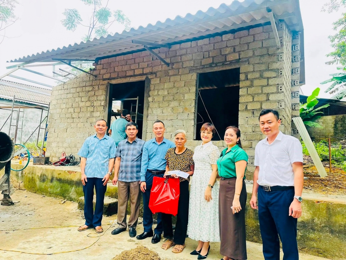 Các cấp chính quyền đoàn thể hỗ trợ hộ gia đình nghèo tại tỉnh Phú Thọ