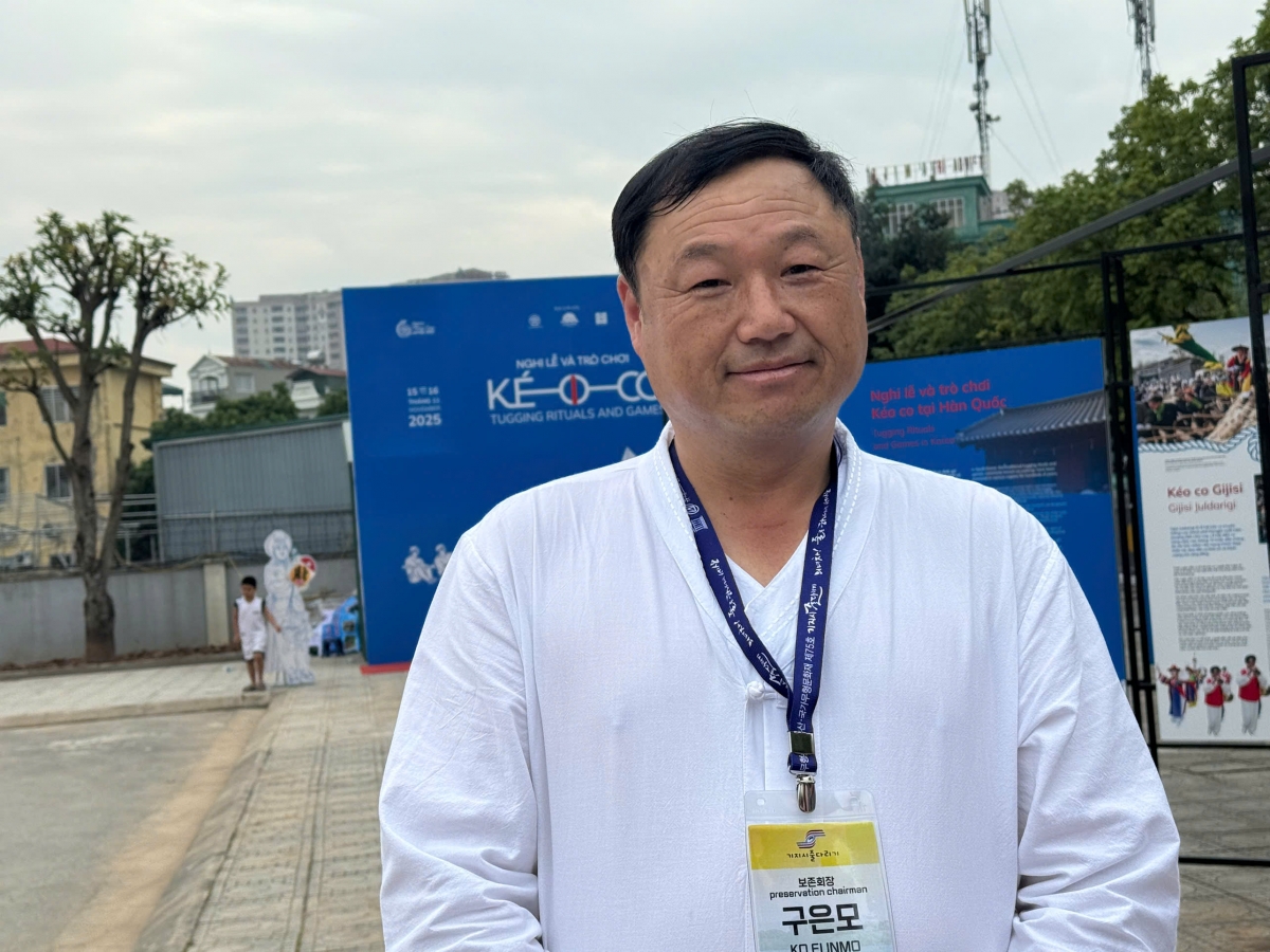 Ông Ku Eunmo, Hội trưởng Hội Kéo co Gijisi, Hàn Quốc.