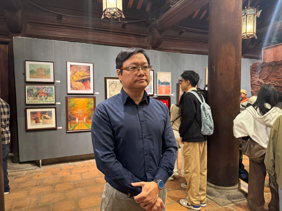 Họa sĩ Nguyễn Thế Sơn - Giám tuyển nghệ thuật, giảng viên Đại học Mỹ thuật Việt Nam, Trưởng ban giám khảo Cuộc thi.