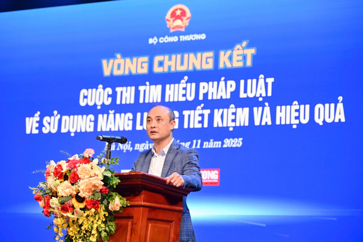 Ông Nguyễn Phương Tuấn, Phó Chủ nhiệm Ủy ban Khoa học, Công nghệ và Môi trường của Quốc hội phát biểu 