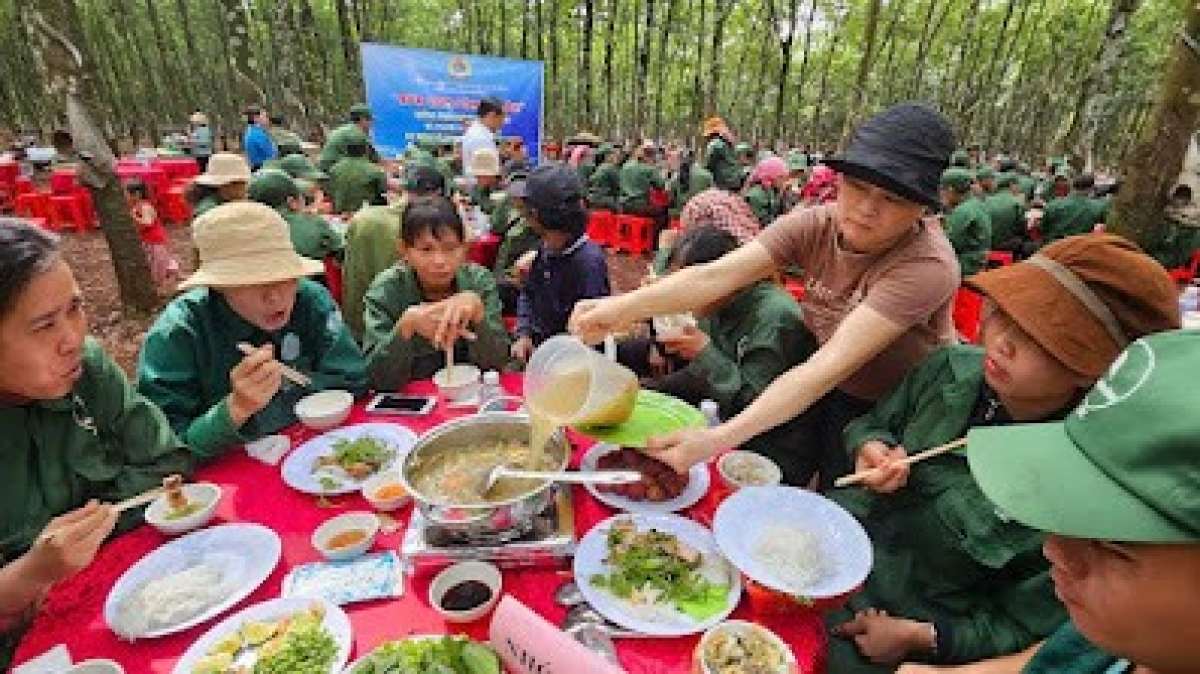“Bữa cơm công đoàn” là cách để doanh nghiệp nói lời tri ân, cũng là minh chứng cho một chiến lược phát triển bền vững đi vào thực chất.