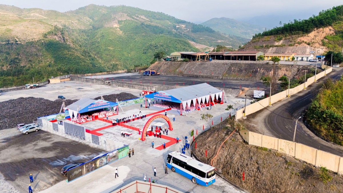  Toàn cảnh Dự án khai thác hầm lò mỏ Đồng Vông từ trên cao