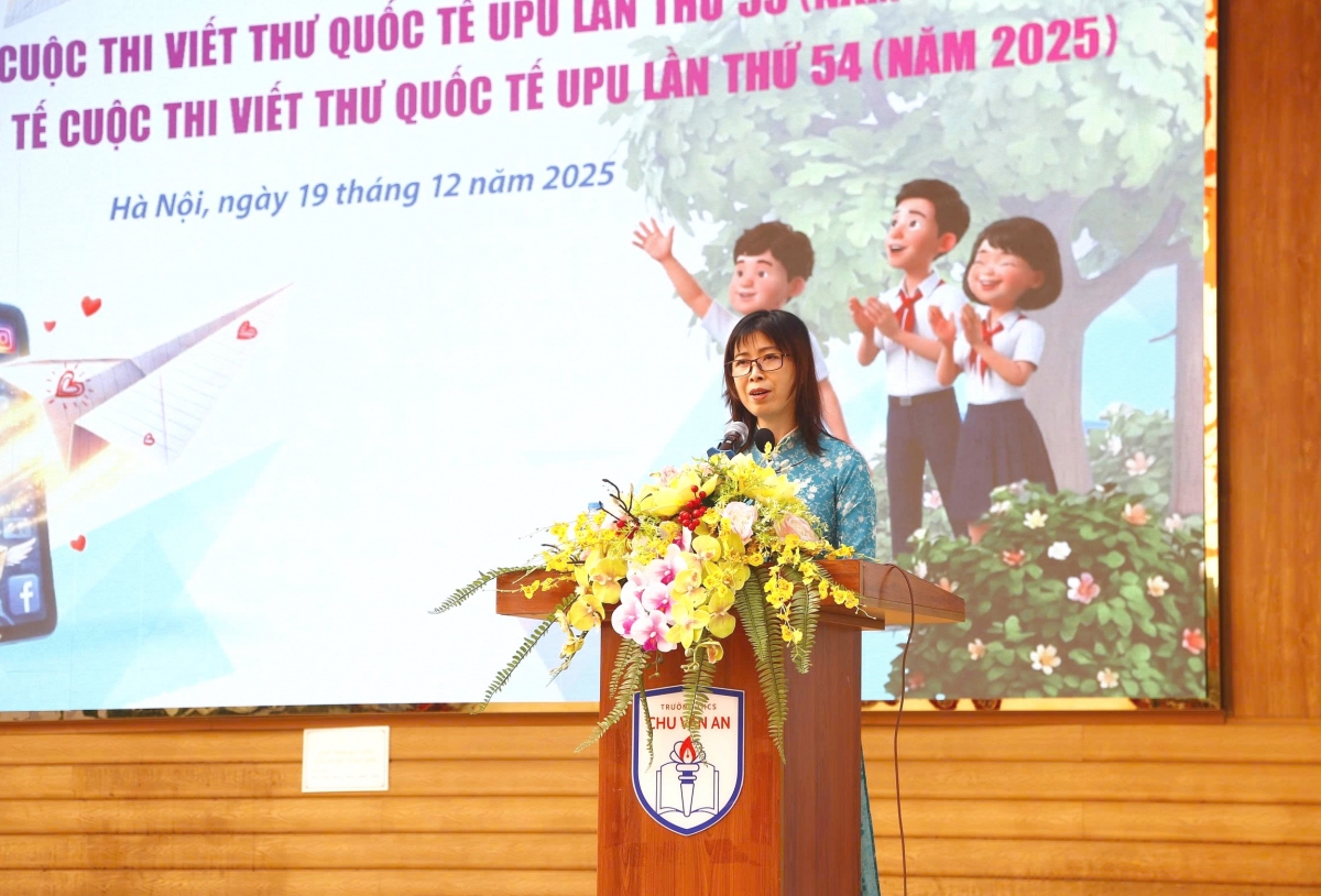 Bà Trần Thanh Hà, Phó Vụ trưởng Vụ Hợp tác quốc tế, Bộ Khoa học và Công nghệ, Phó Trưởng Ban Thường trực Ban tổ chức phát biểu tại buổi lễ