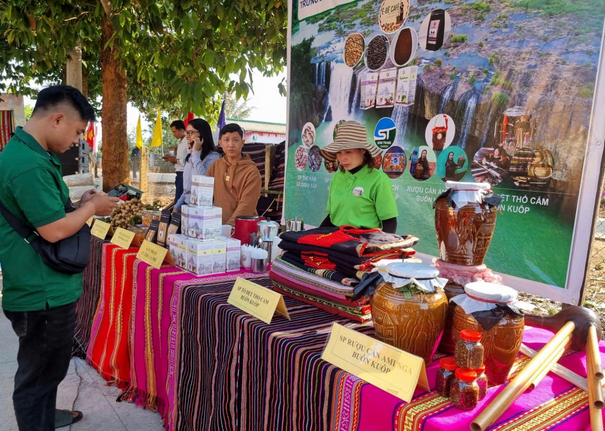 Mô hình thí điểm “Phát triển sản phẩm OCOP về du lịch cộng đồng gắn với phát huy giá trị văn hóa và nghề truyền thống” gợi mở thêm hướng đi cho phát triển du lịch tại buôn Kuốp