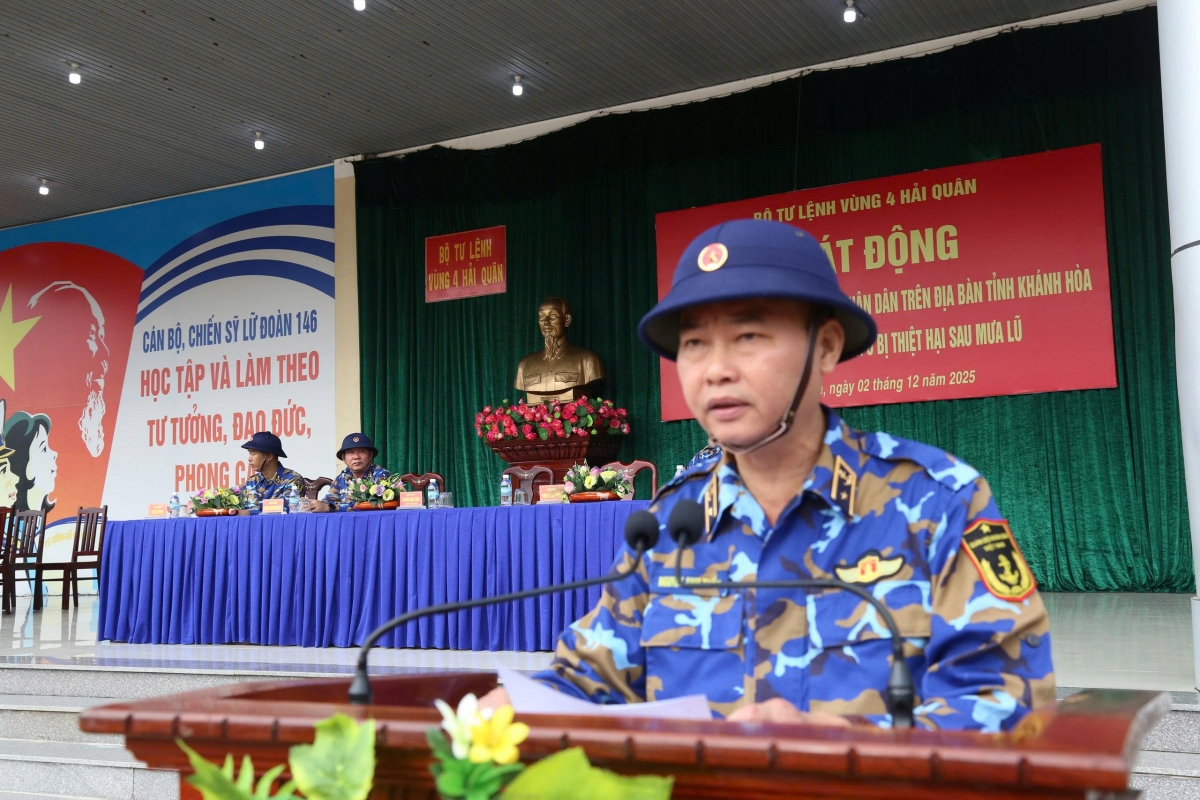 Chuẩn Đô đốc Nguyễn Anh Tuấn phát động Chiến dịch Quang Trung