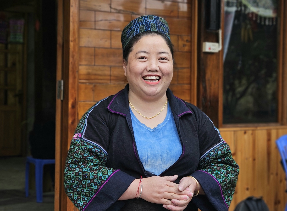 Chị Sùng Thị Lan luôn tràn đầy năng lượng khi chia sẻ về các dự án của Hợp tác xã Mường Hoa