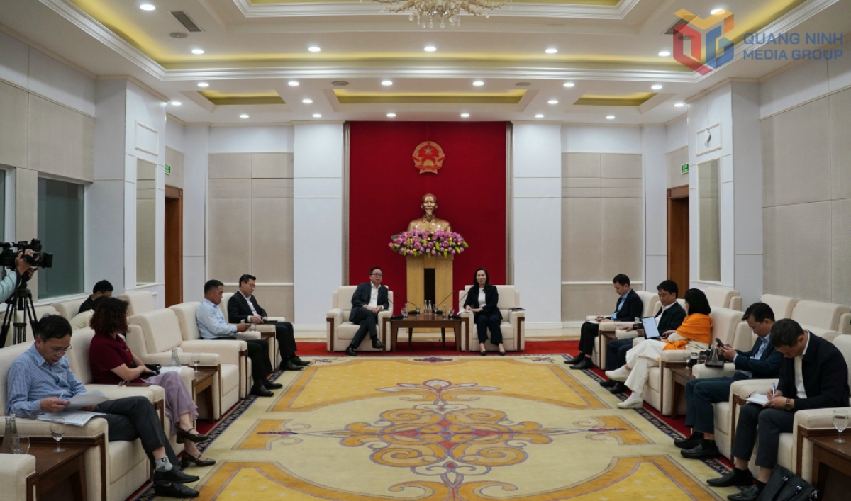 Quang cảnh buổi làm việc.