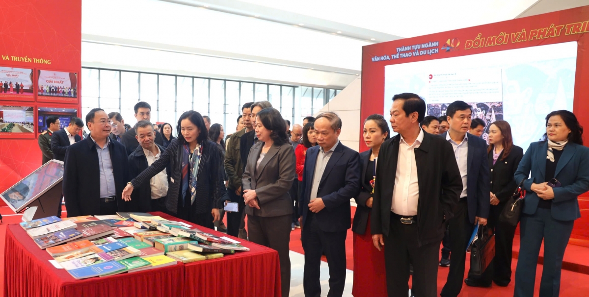 Phó Chủ tịch nước Võ Thị Ánh Xuân kiểm tra công tác chuẩn bị tổ chức Đại hội Thi đua yêu nước toàn quốc lần thứ XI