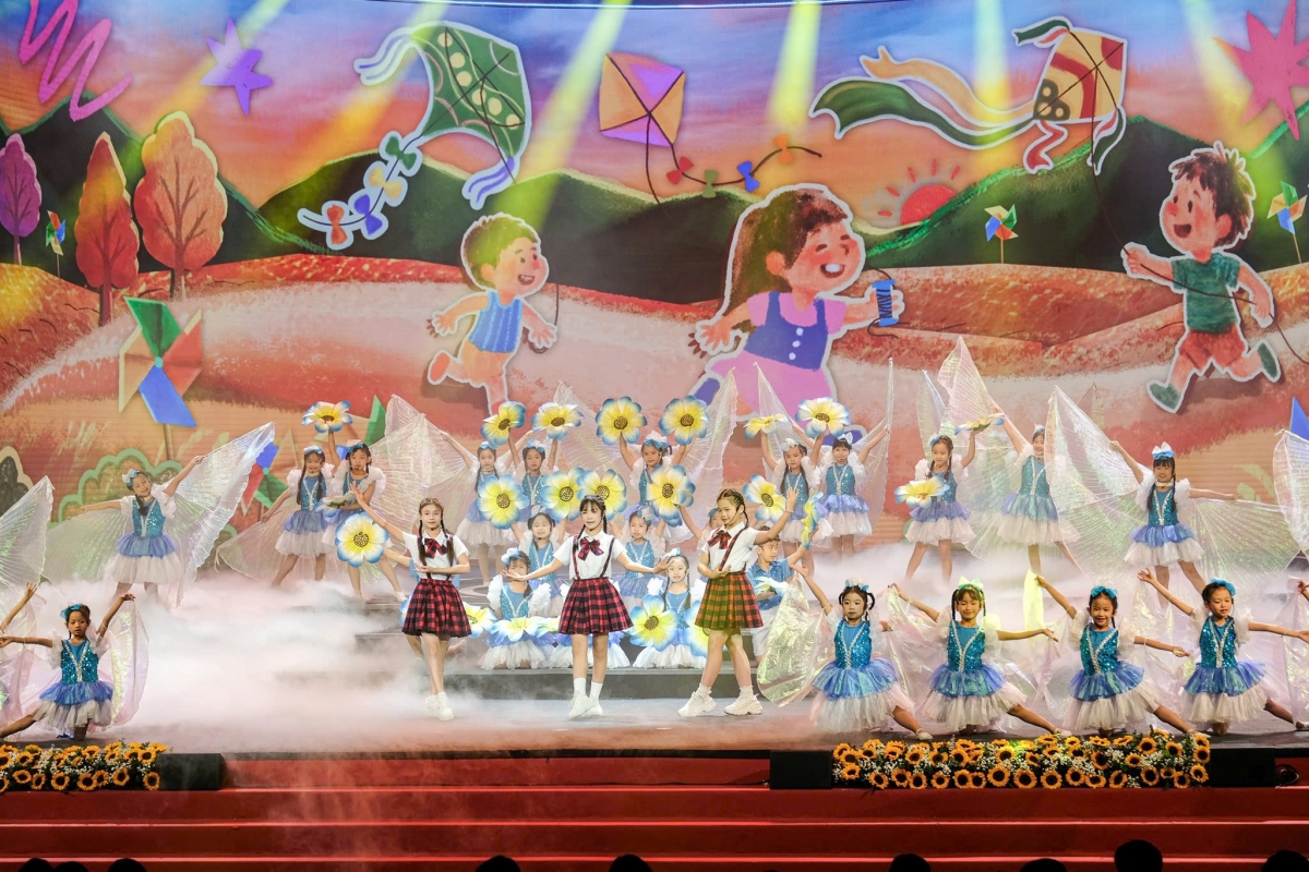 Văn nghệ chào mừng