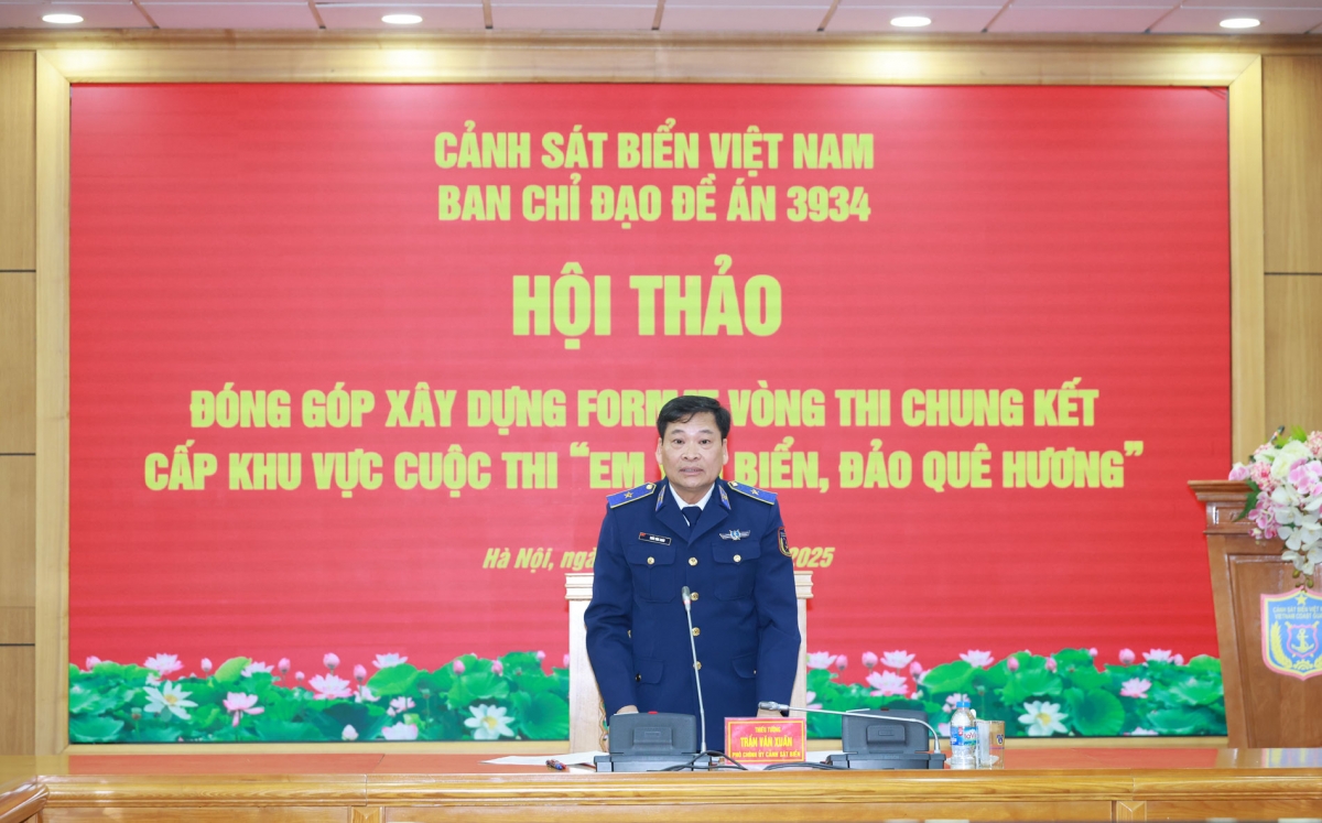 Thiếu tướng Thiếu tướng Trần Văn Xuân - Phó Chính ủy kiêm Chủ nhiệm Chính trị Cảnh sát biển Việt Nam kết luận Hội thảo