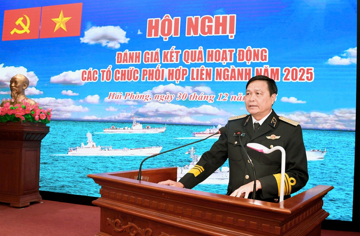 Chuẩn Đô đốc Vũ Văn Nam phát biểu