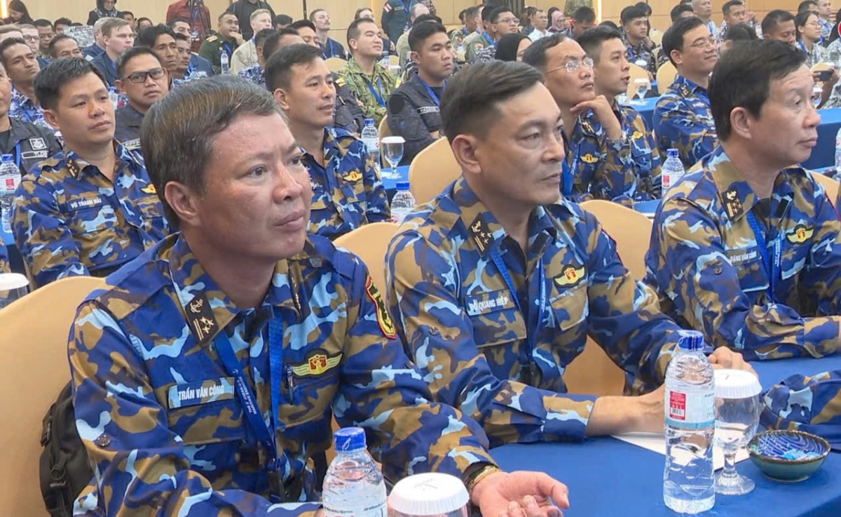 Đoàn Hải quân Việt Nam tham gia lễ khai mạc