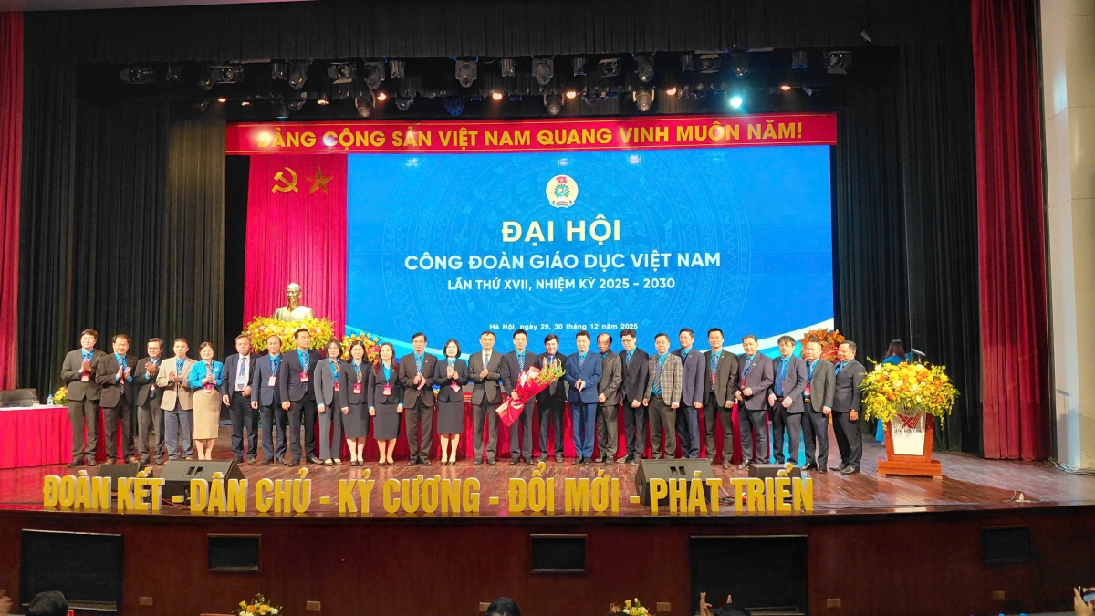Ban chấp hành Công đoàn Giáo dục Việt Nam khóa 17, nhiệm kỳ 2025–2030