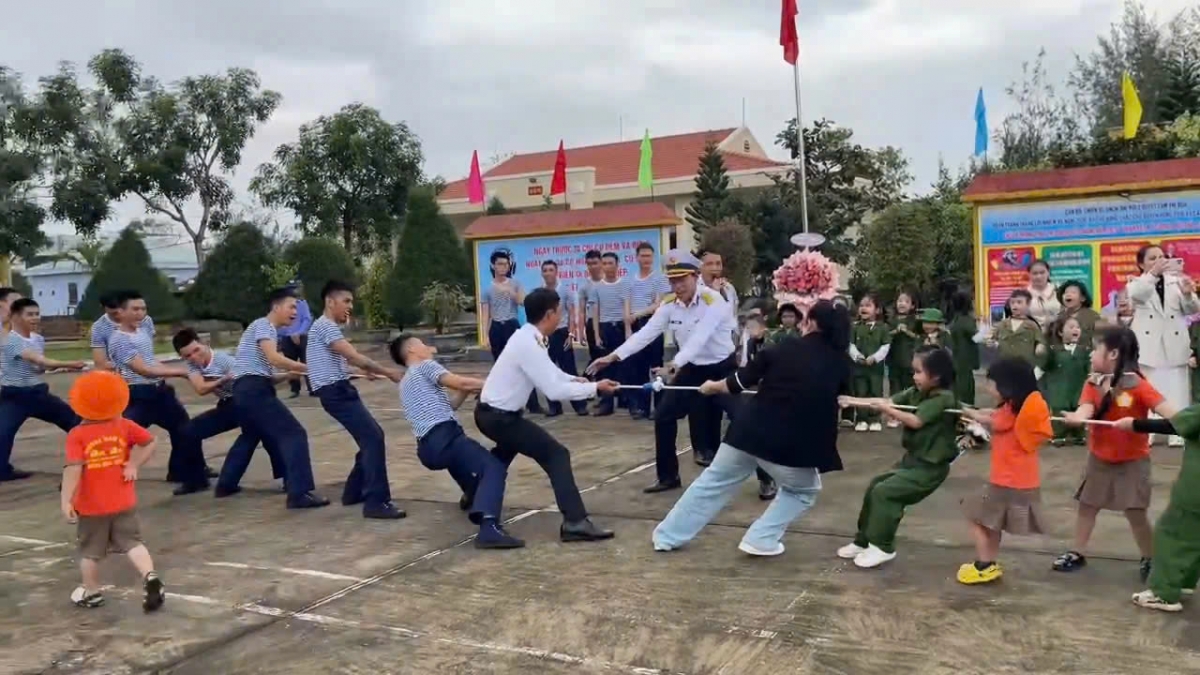 Tiểu đoàn 353 giao lưu với trường Mầm Non An An